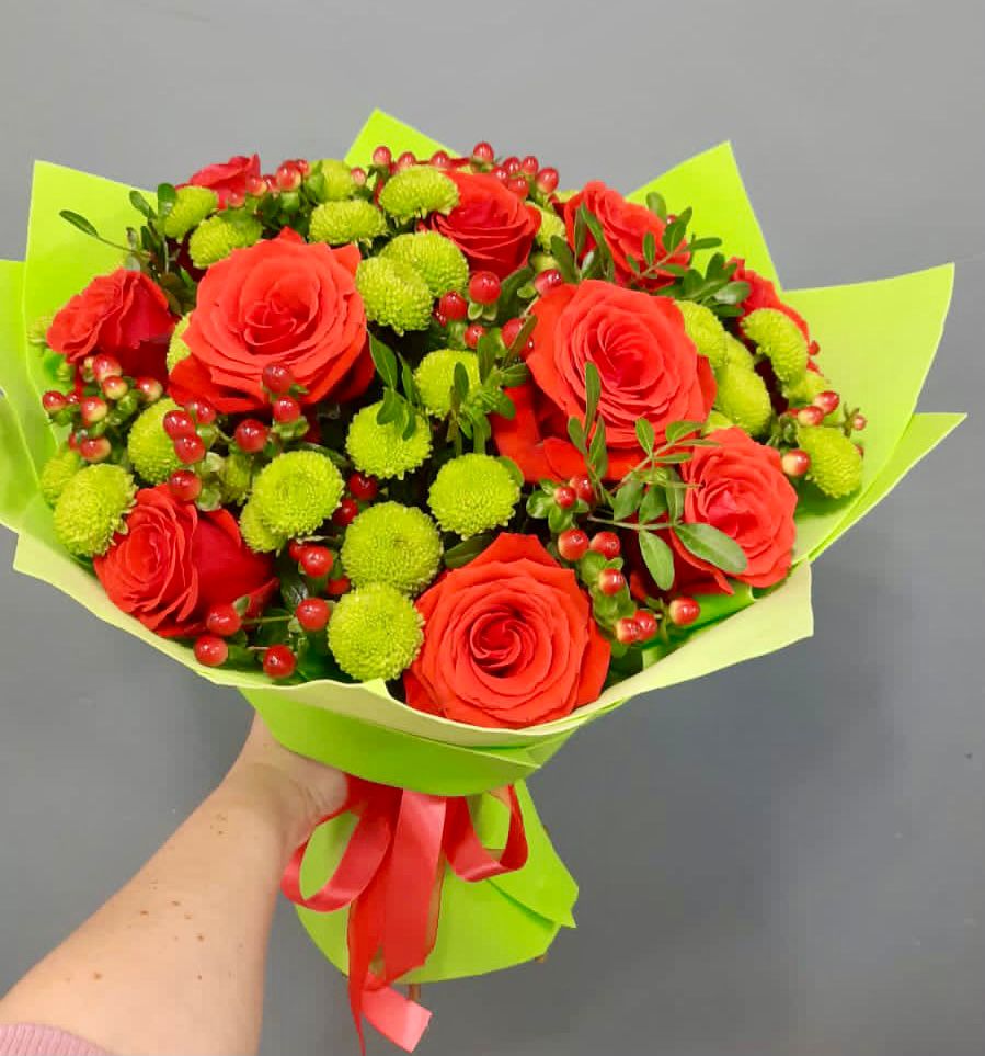 Букет цветов из: Хризантемы и Розы в Сычевке