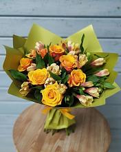 Букет цветов из:  Альстромерии и Розы в Сычевке