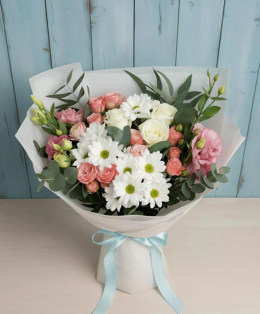 Букет цветов из: Розы, Лизиантусы и Хризантемы в Сычевке