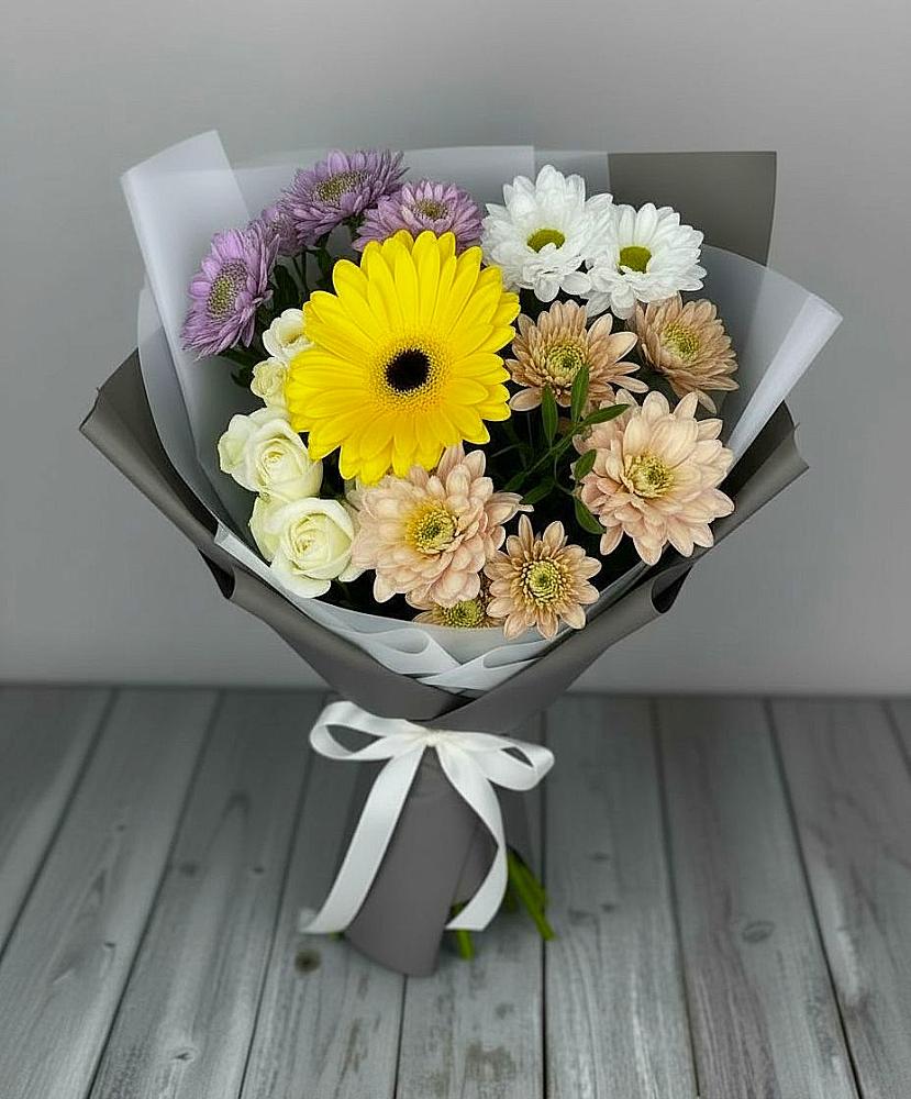 Букет цветов из: Розы, Герберы и Хризантемы в Сычевке
