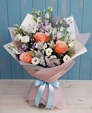 Букет цветов из:  Лизиантусы, Розы, Альстромерии и Гипсофила в Сычевке