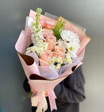 Букет цветов из:  Хризантемы и Розы в Сычевке