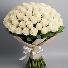 Букет 101 беля роза Белоснежка в Сычевке