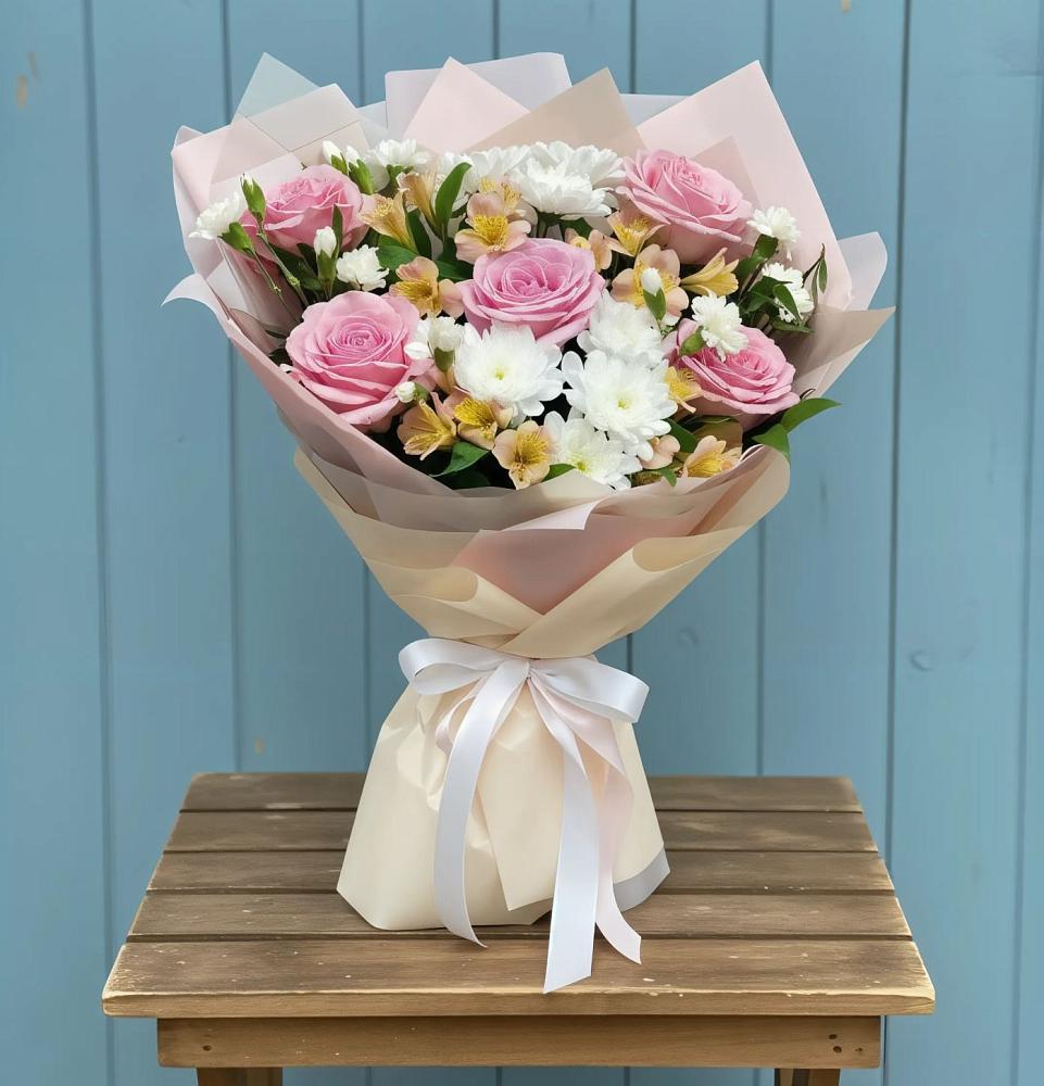 Букет цветов из: Гвоздики, Орхидеи и Розы в Сычевке