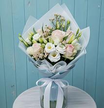 Букет цветов из:  Розы и Лизиантусы в Сычевке