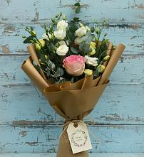 Букет цветов из:  Розы и Лизиантусы #REPLACE_PRED# Сычевке