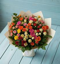 Букет Микс из разноцветных кустовых роз в Сычевке